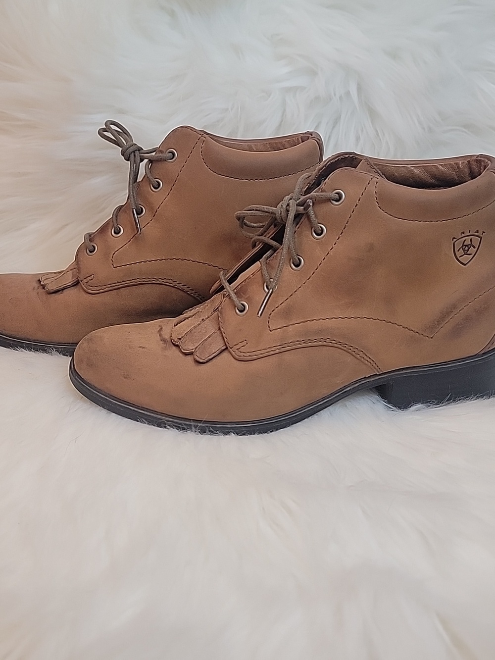Ariat Tan Leather Chukka Lace-Up Boots. Size 6.5B. Style 12225 - Picture 3 of 9